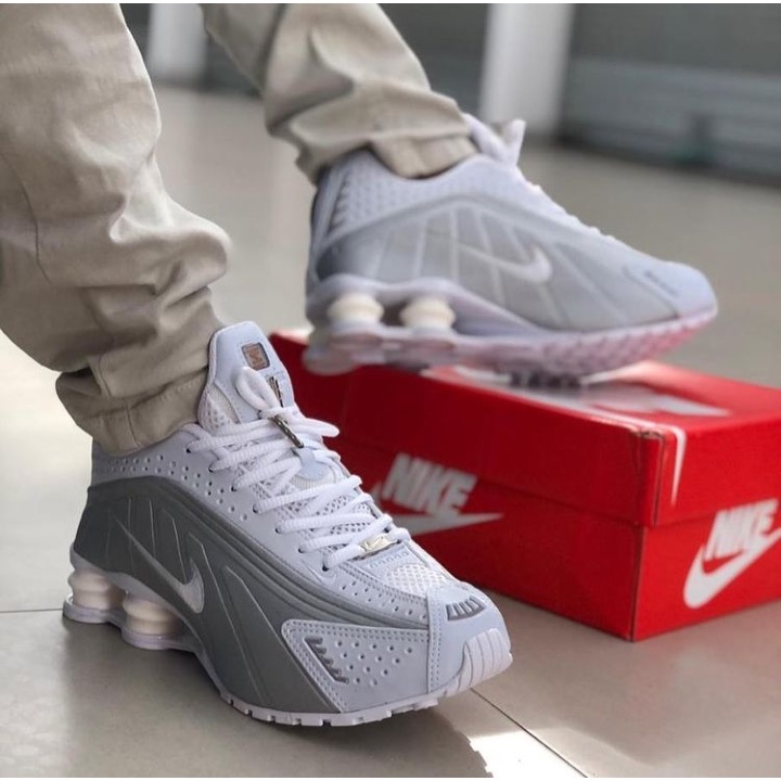 nike shox r4 refletivo branco e cinza , tamanho 38 ao 43 promoção imperdivel