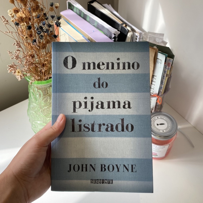 O menino do pijama listrado - John Boyne LIVRO | Shopee Brasil