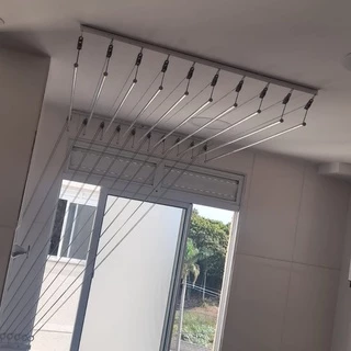 Varal de teto com 10 varetas individuais de 90cm