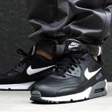 Air max 90 preto branco 2024 e cinza