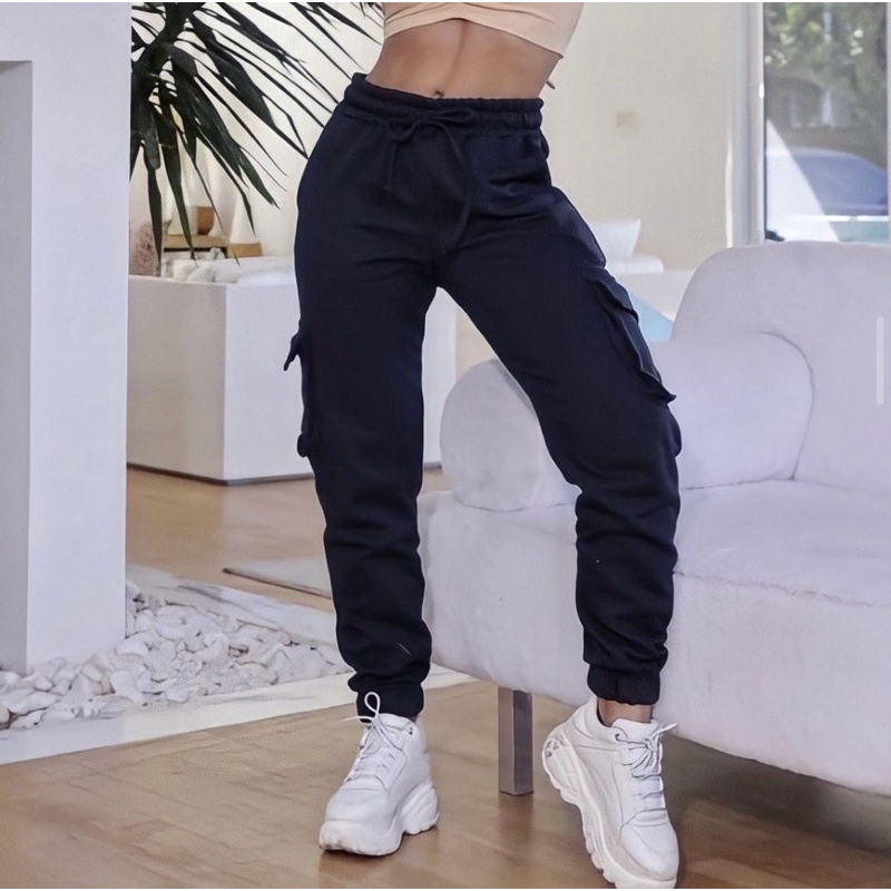 calça cargo moletom feminina cintura alta com bolsos nas laterais e cós  cintura em elástico com cordão