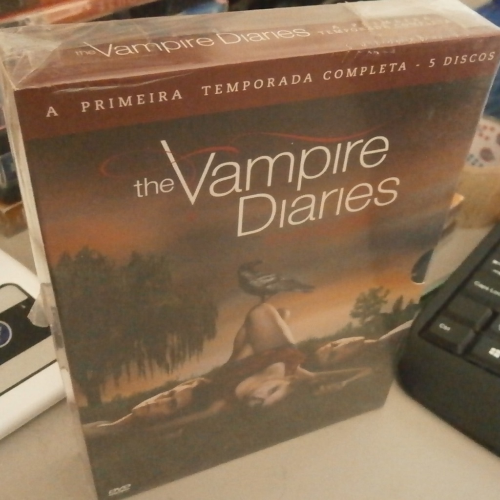 THE VAMPIRE DIARIES - LOVE SUCKS - A PRIMEIRA TEMPORADA COMPLETA ...