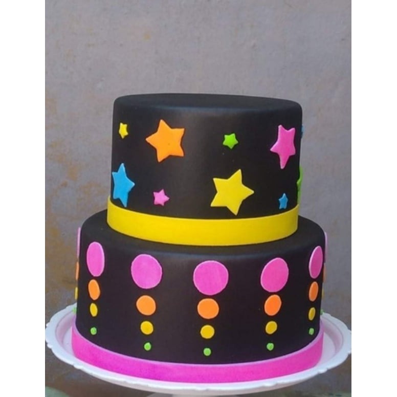 13 ideias de Bolo Rosa que vão brilhar na sua festa  Ideias de bolos, Bolo  de aniversário colorido, Bolo de aniversário simples