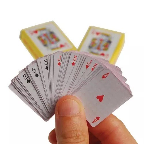 Jogo De Cartas Baralho Completo Paciência 21 Buraco Truco Poker