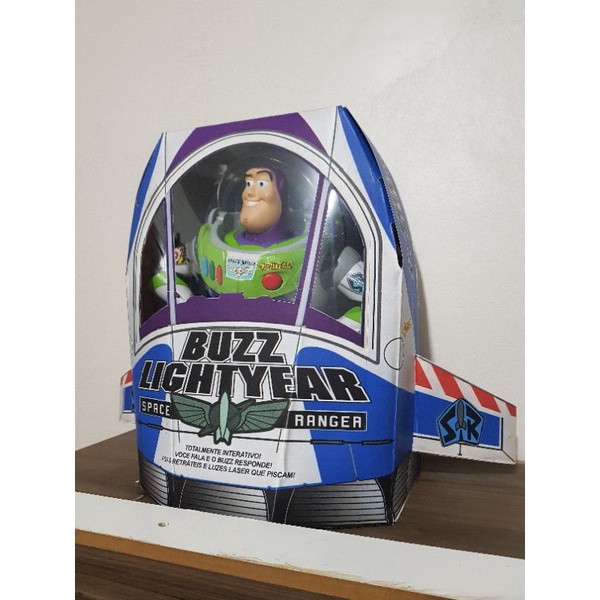 Buzz Lightyear Toy Story Signature Collection Português LEIA A
