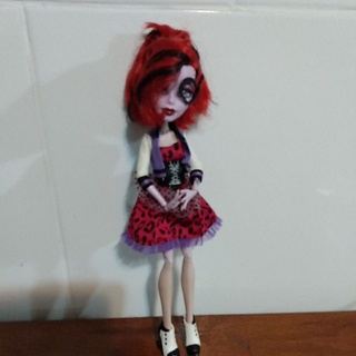 Bonecas Básicas-Poppy e Holly O'Hair, Wiki Ever After High