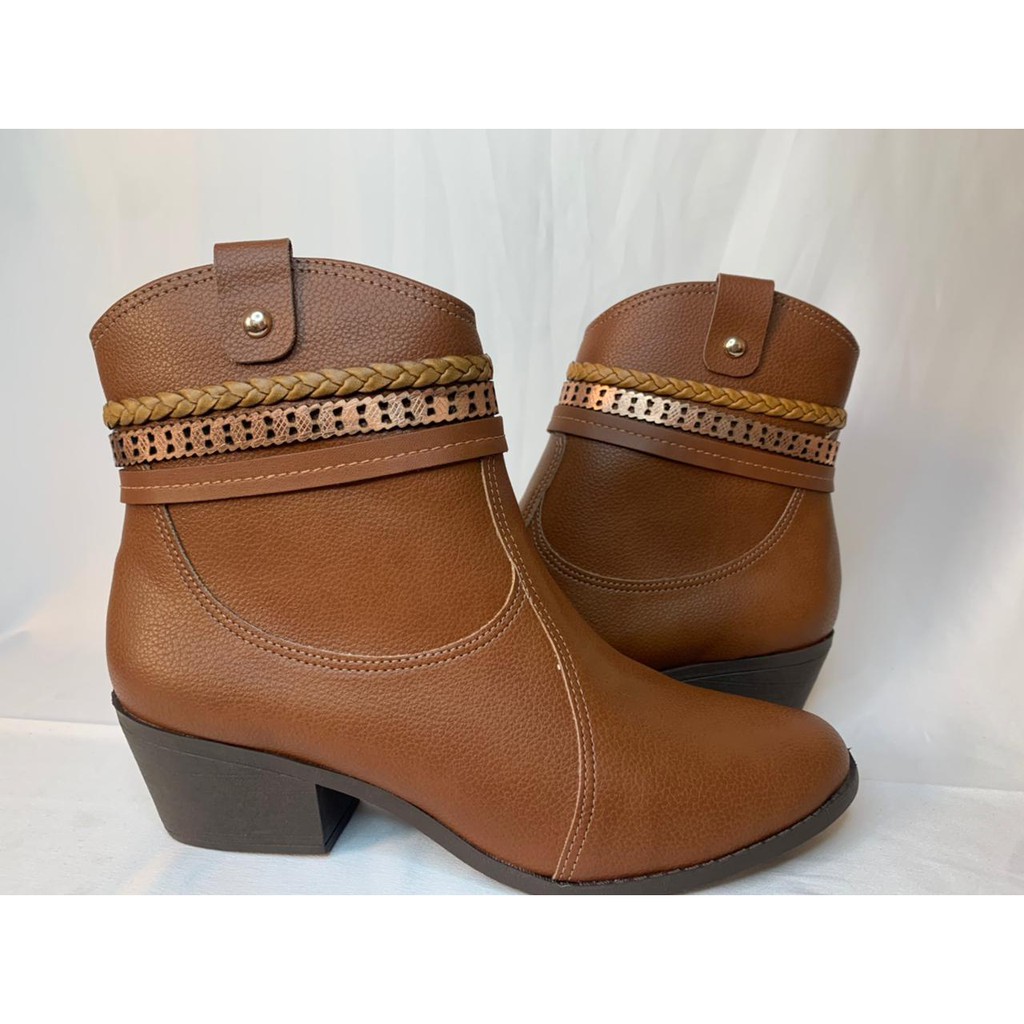 Bota bebece cano store curto