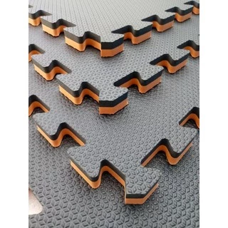 Kit com 8 Tatames Tapetes Dupla Face Laranja com Preto 50x50x2cm 20mm Infantil Bebê Academia