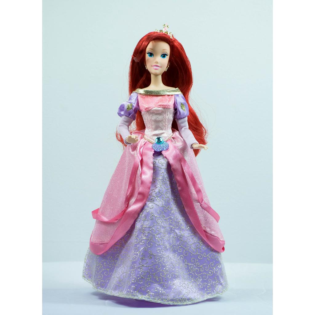 Ariel com vestido sales rosa