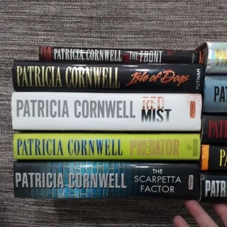 Livros - Patricia Cornwell - Em inglês!! - The last precint - Book of the dead - Blow Fly - Scarpetta - Trace - The Scarpetta factor - Predator - Red Mist - Ile of dogs - The front