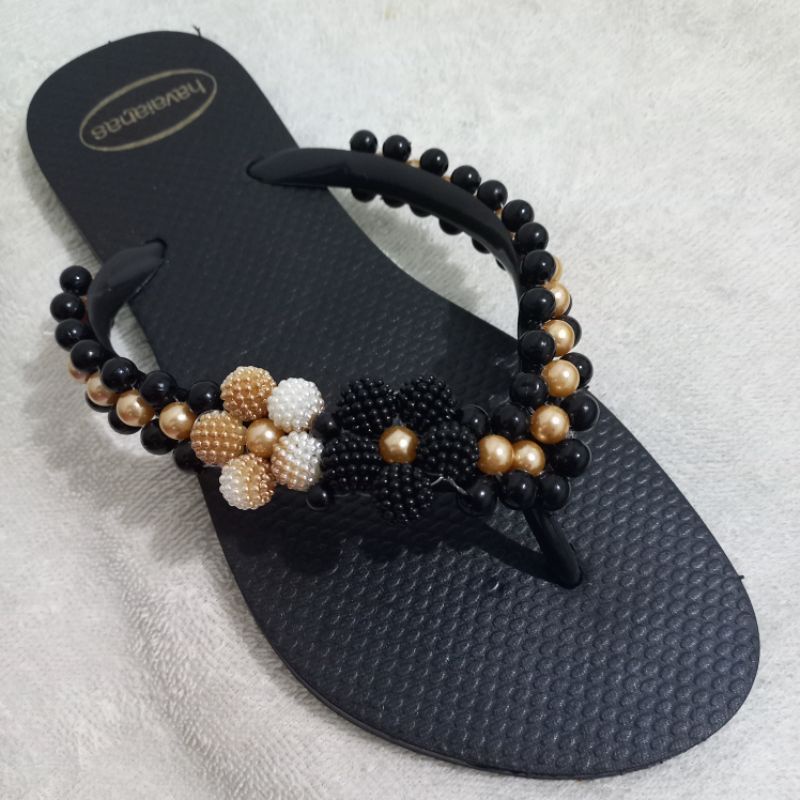 Chinelo Feminino Bordado Perolas Sandalia Personalizada Branco Preto