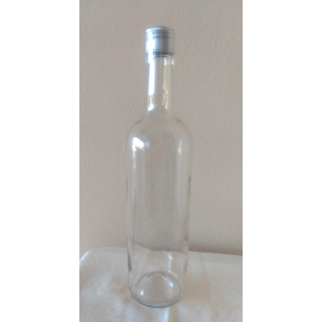 Garrafa 750ml com tampa e lacre, caixa com 30 unidades.