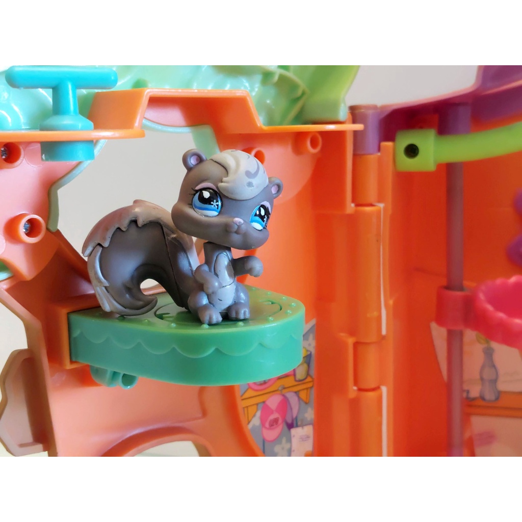 2007 littlest pet shop Pet Clubhouse with original pets #484 and #485 store