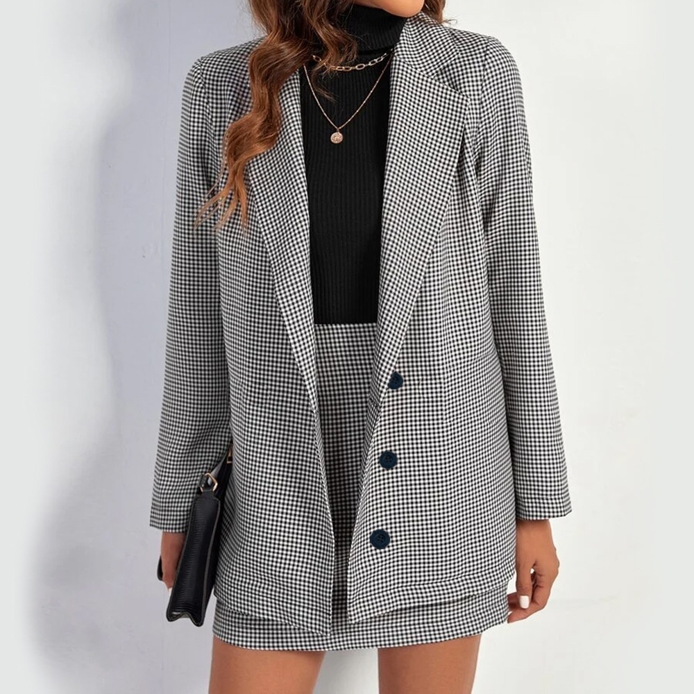 Blazer Princesinha com estampa xadrez - Roupas femininas, Acessórios e  Calçados.