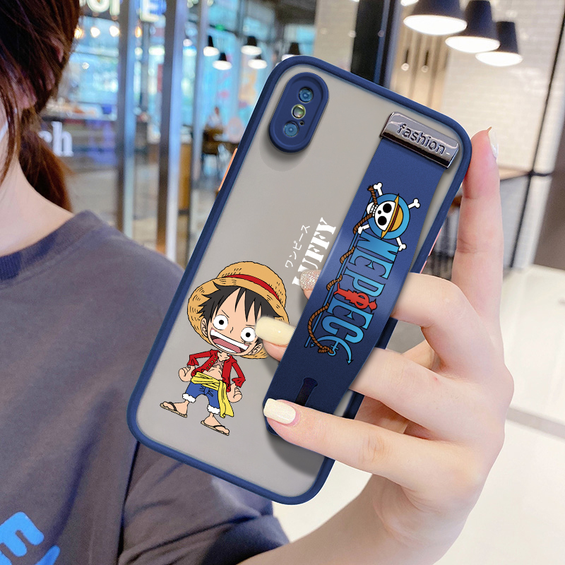 Capa De Para iPhone SE 2020 Xs Xr 8 Plus 7 6 6S X Cute Cartoon Anime (One Piece) Luffy Cases Capinha (With Wristband)