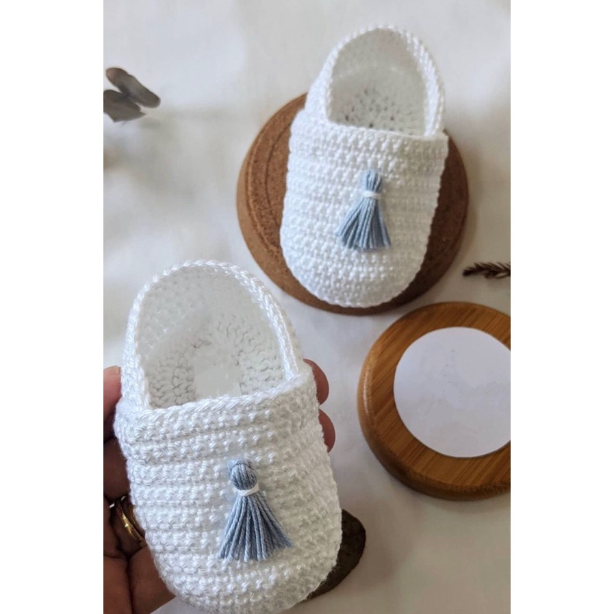 Sapatinho mocassim de store croche para bebe