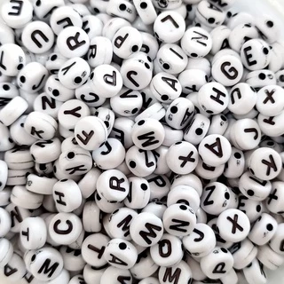 500 Un (70g) Miçangas Passante Letras Alfabeto Branco