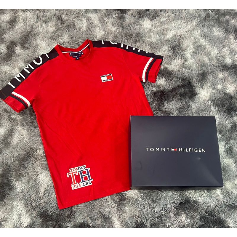 camiseta Premium Tommy Hilfiger.