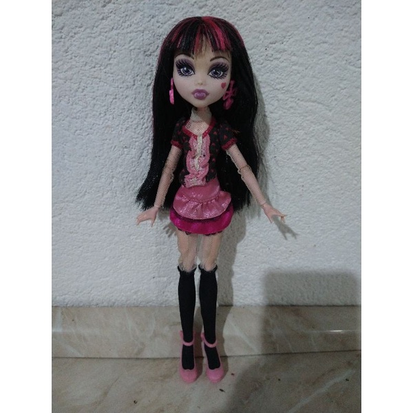 Boneca monster high antigas