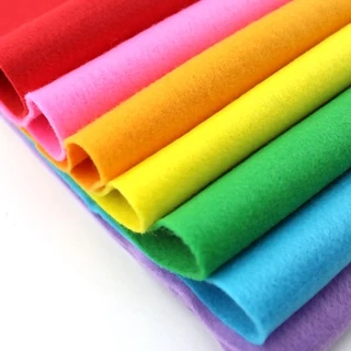 Feltro Santa Fé Liso CADA UNIDADE CORRESPONDE A 50cm x 1,40cm DIVERSAS CORES