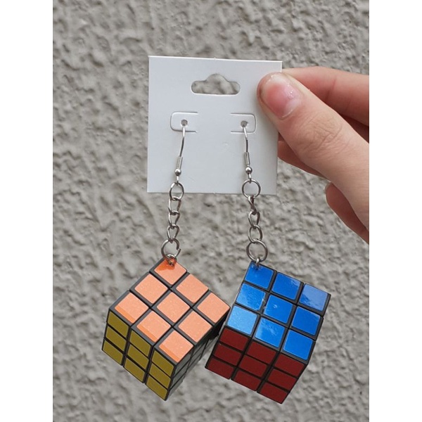 Brinco cubo mágico funcional 3x3cm