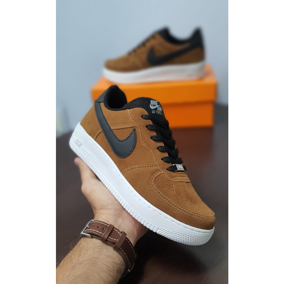 Nike camurça hot sale marrom