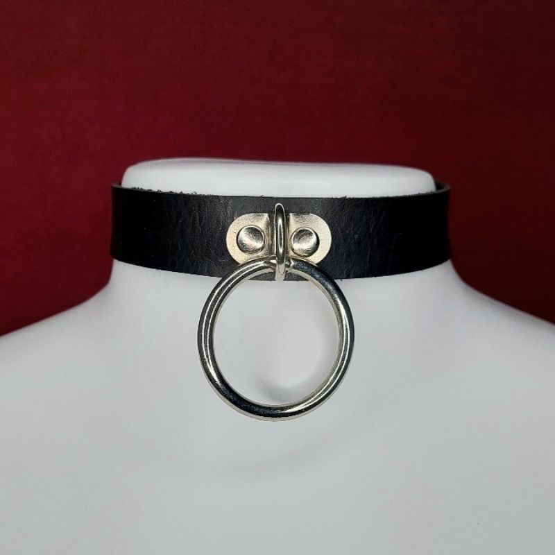 Choker gargantilha com argola pendurada