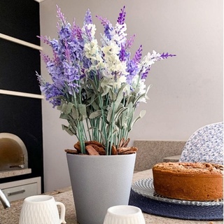 Kit Arranjo de Flor Lavanda + Cachepot Cimento p/ Decoração