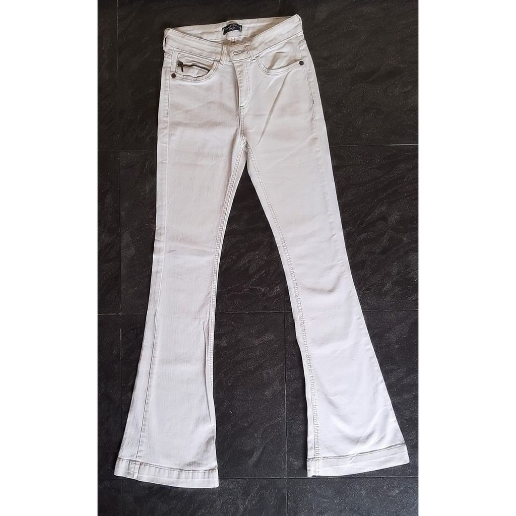 Calça Capri Jeans Plus Size com detalhe em botões na lateral Tamanhos 44 ao  60 (1033)