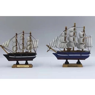 Barco Caravela de Madeira Miniatura Navio Veleiro Barco a Vela Decoração de Presente Artesanal Enfeite