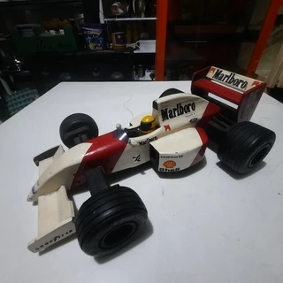 Carrinho de Formula 1 Madeira medindo 30cm / era vendido dentro do Autodramo