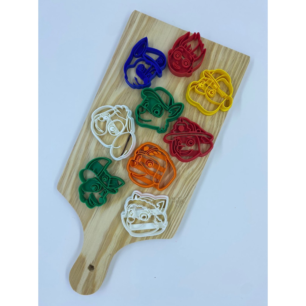 Cortadores e moldes de biscoito, pasta americana e massinha Patrulha