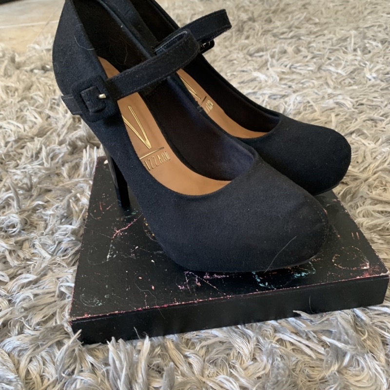 Sapato preto salto store fino