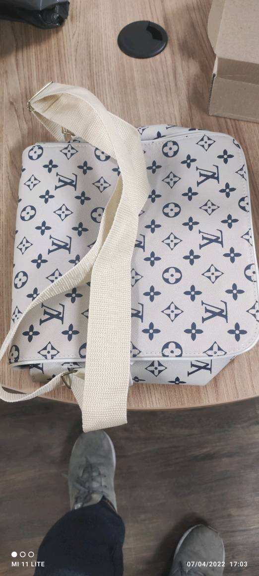 Pasta Carteiro Louis Vuitton M44001  Louis vuitton, Bolsas masculinas, Bolsa  louis vuitton