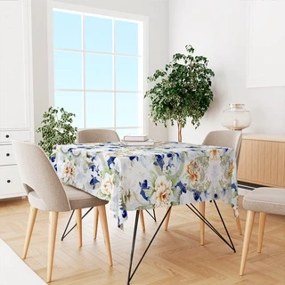 Toalha de Mesa Estampada Oxford - Tema Flores com Carpas- Vários Tamanhos– 4 A 10 Lugares - Acabamento em Bainha.