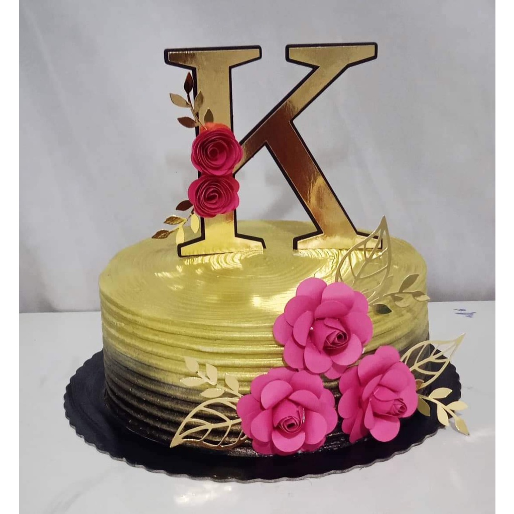 Espelho personalizado inicial letra K topo de bolo, decoração de bolo de  casamento dourado : : Brinquedos e Jogos