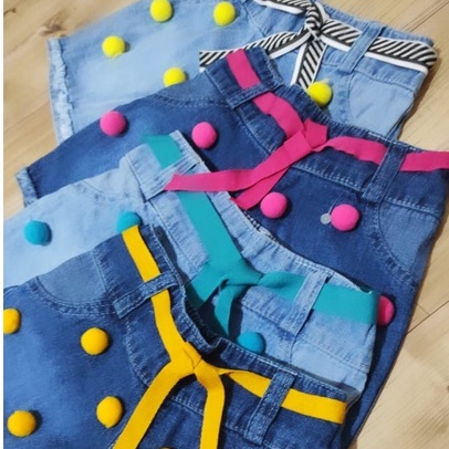 Short Feminino Infantil Jeans Com Aplicações Em Crochê
