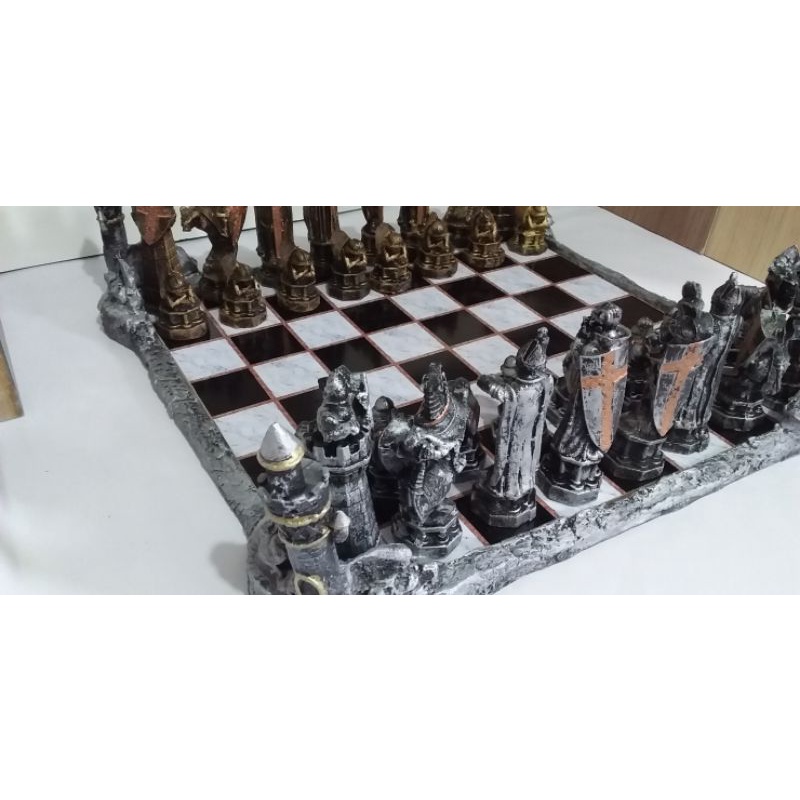 Jogo De Xadrez Bruxo Tabuleiro Jogo Completo Medieval Resina - R$ 589,9