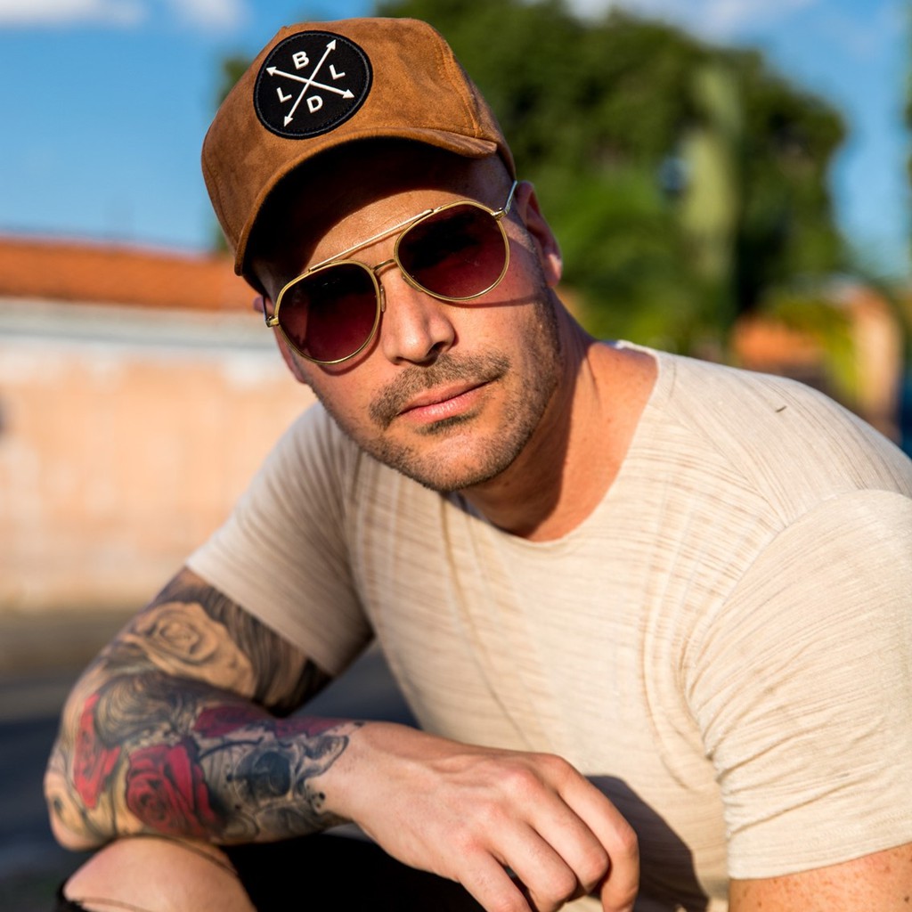 Boné Masculino Trucker Estilo Aba Curva e Snapback Linha Luxo (Caramelo)