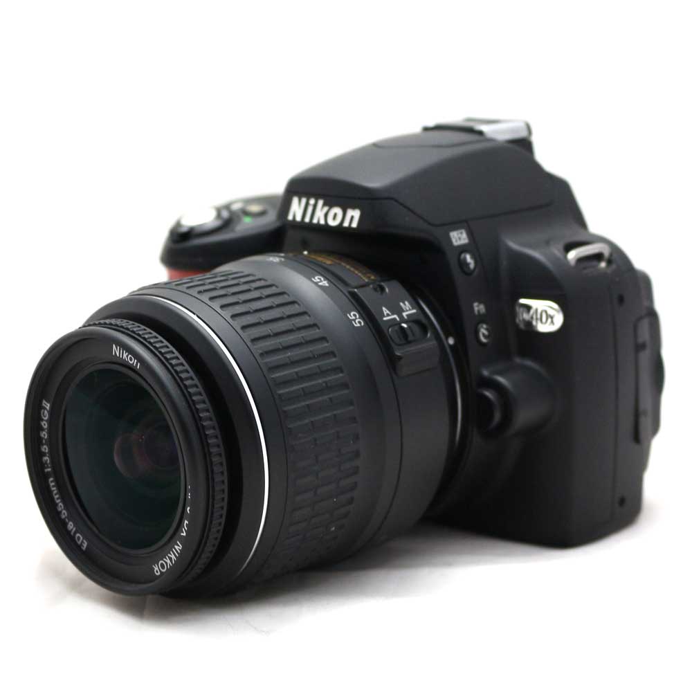 Câmera Nikon D40X com Lente 18-55mm Seminova