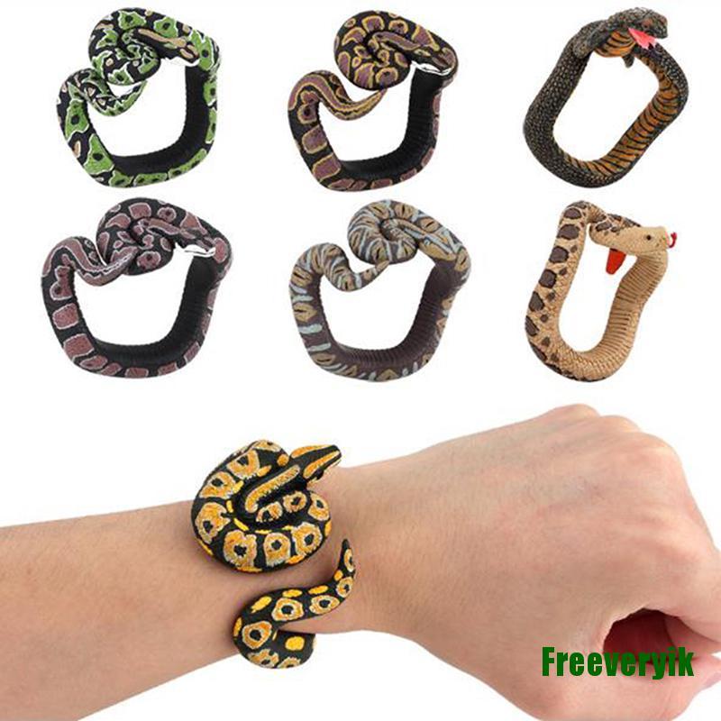 Compre Simulação brinquedos de cobra Halloween Tricky Realistic Python Wild  Animal Model Ornaments Scary Snake Toys