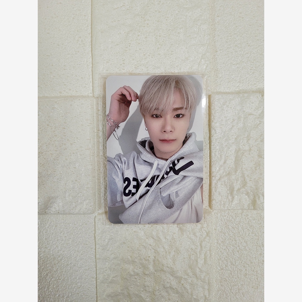 ASTRO 9th Mini Álbum - SWITCH ON [MOONBIN PHOTOCARD] | Shopee Brasil
