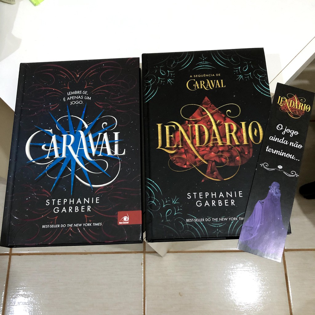 Kit Livros Caraval e Lendário + Almofada tema Exclusiva - Editora