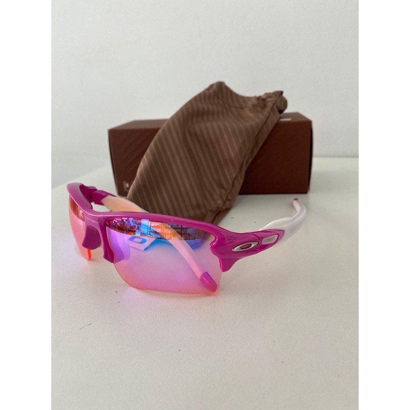 Óculos de sol oakley flak lente rosa jacket prizm barbie doblex top lupa oakley  mandrake - R$ 299.90, cor Branco (com proteção UV, polarizado) #124601,  compre agora