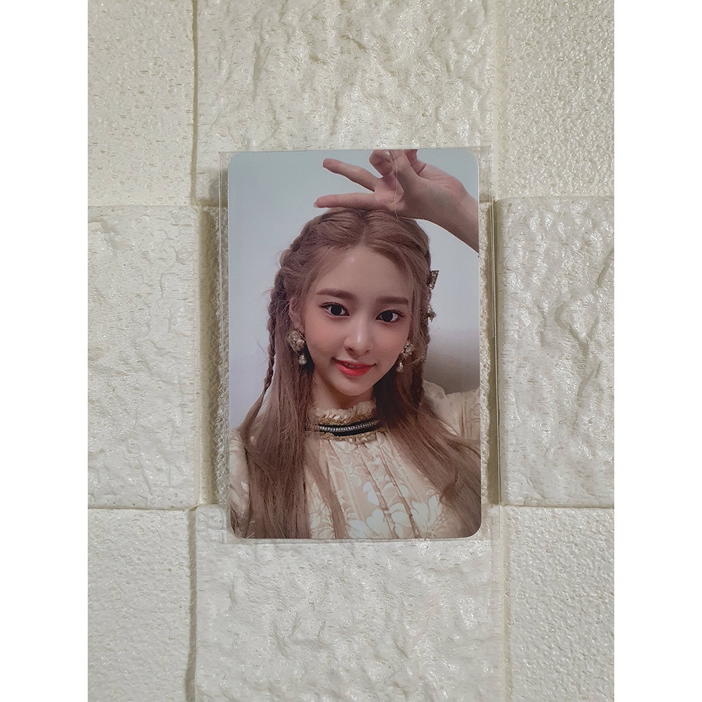 Album Izone 1st - Blooxiz (Minju Fotocard) | Shopee Brasil
