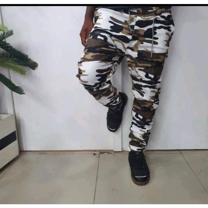 Calça camuflada branca hot sale masculina