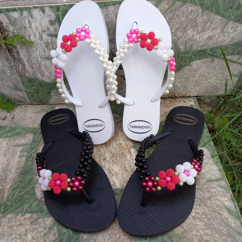 Sandalias havaianas preta hot sale decoradas com perola