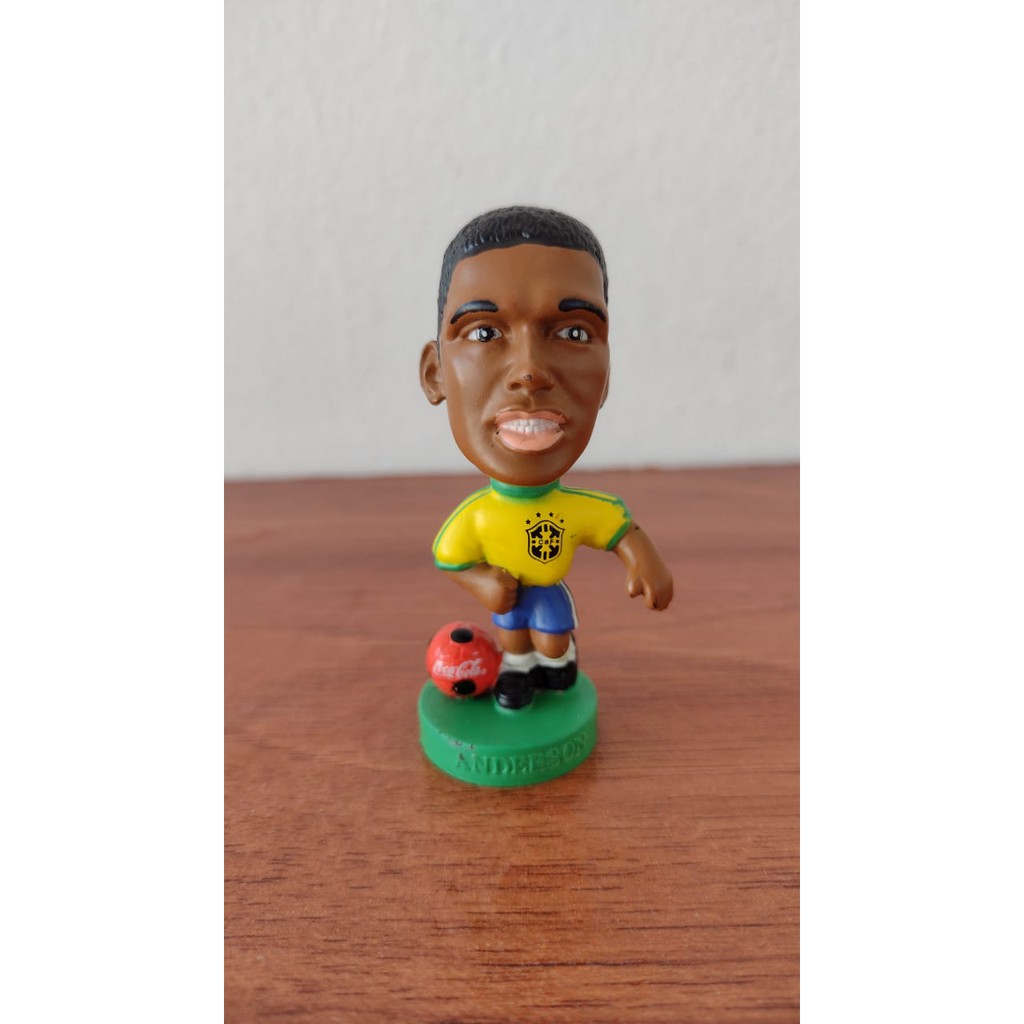 Coleção Mini Jogadores da Seleção Brasileira - Bernard na Americanas  Empresas