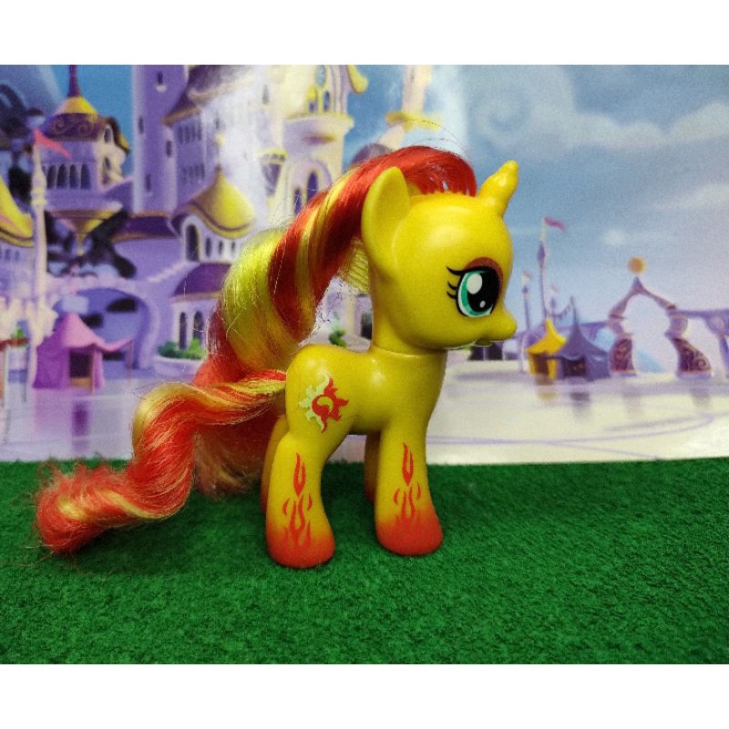 My Little Pony Subindo o Castelo Shimmer - Hasbro