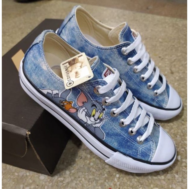 Tom and hot sale jerry converse